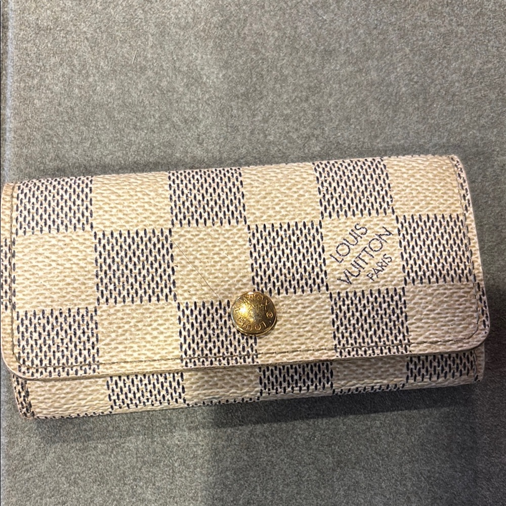 Louis Vuitton Cream and Black Wallets with Classic Checkered Design